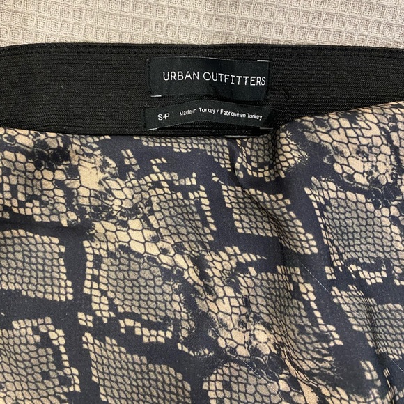 Urban Outfitters Snakeskin skirt - Picture 4 of 4